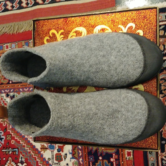 Wool slippers sz12 - Picture 7 of 9